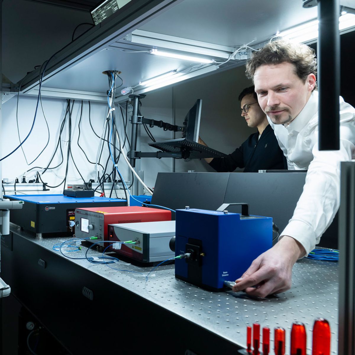 Dr Bennet Fischer and Prof Dr Mario Chemnitz at the Leibniz Institute of Photonic Technology in Jena