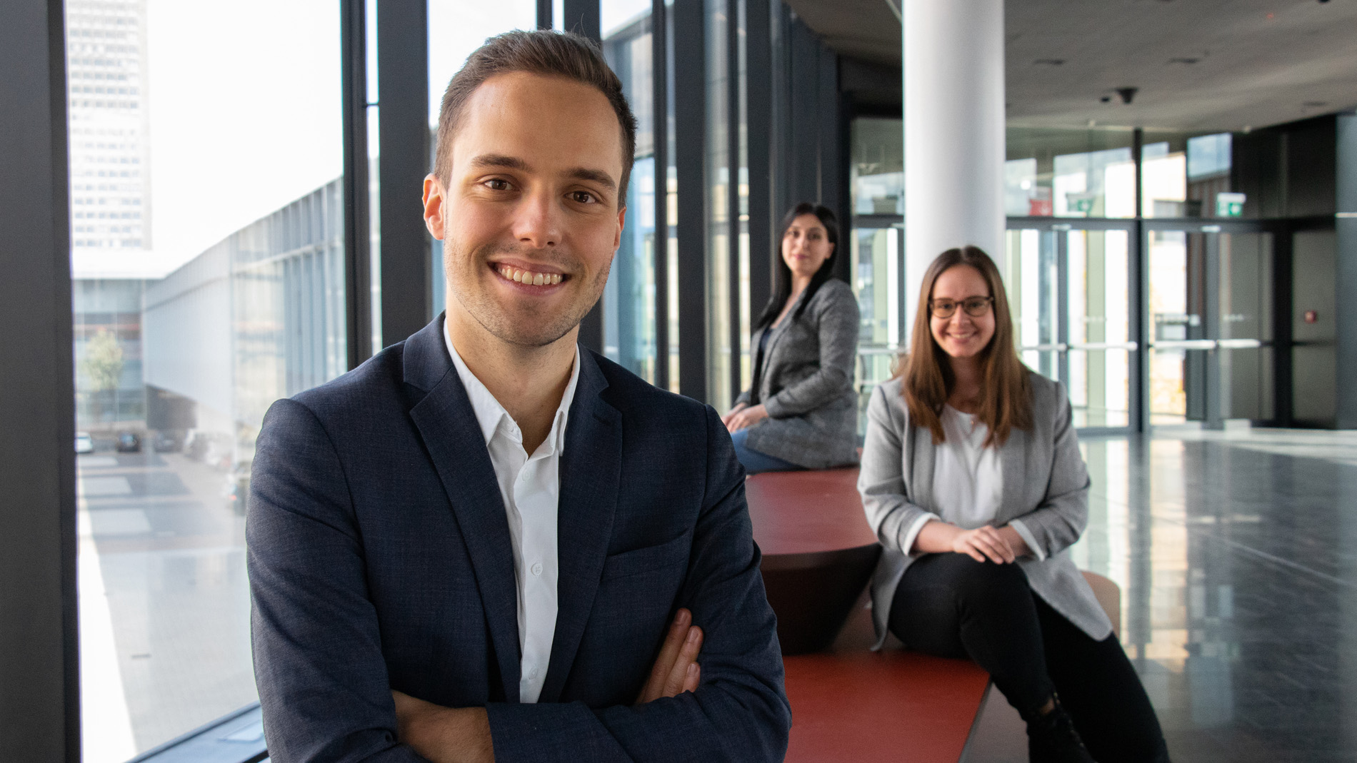 Bild zeigt Auszubildende und Studierende der Messe Frankfurt