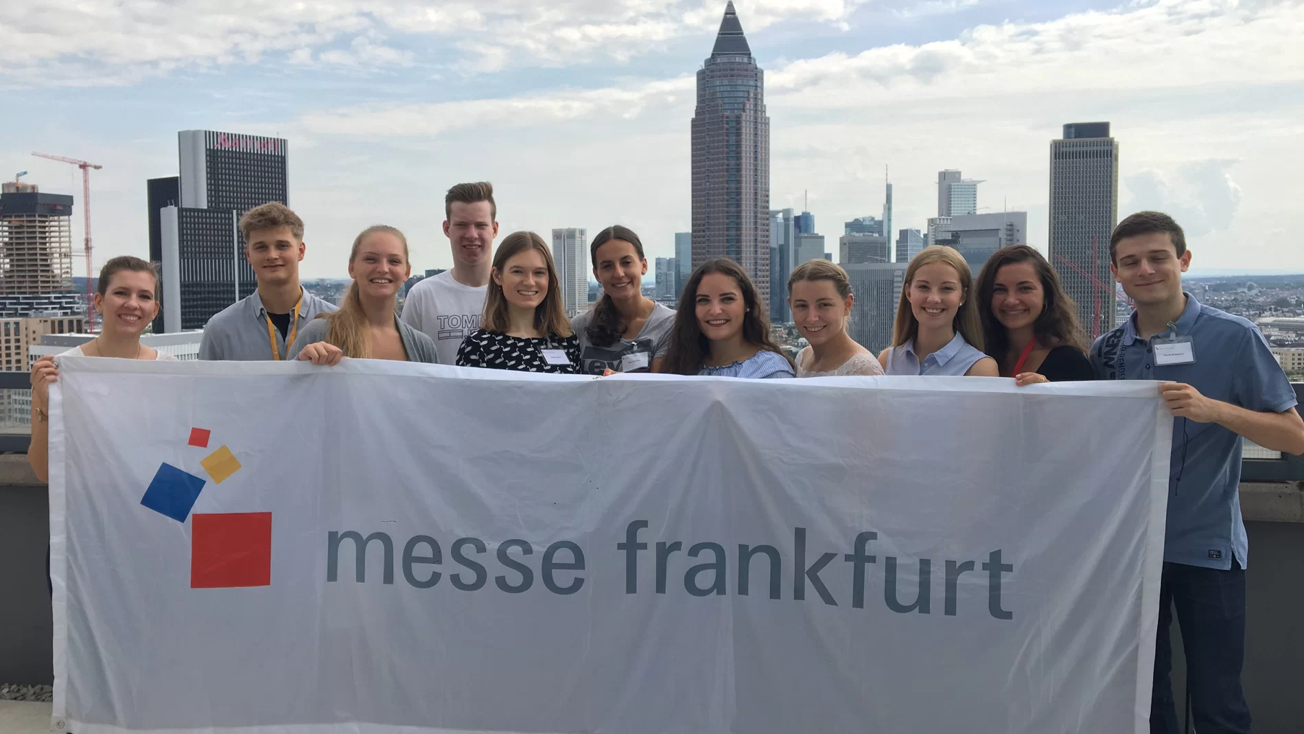 Виза в иран для россиян. Франкфурт-на-майне центр города. Национальная виза d. Как выглядит национальная виза в германию. Франкфурт виза.