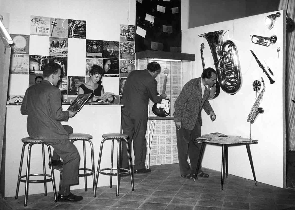 Messestand Musikinstrumente 1958