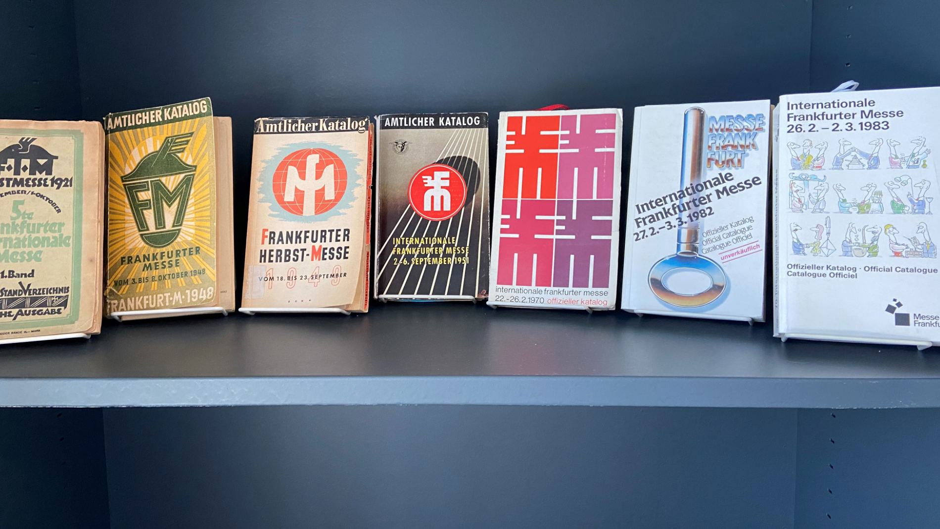 Historische Bücher im Archiv der Messe Frankfurt