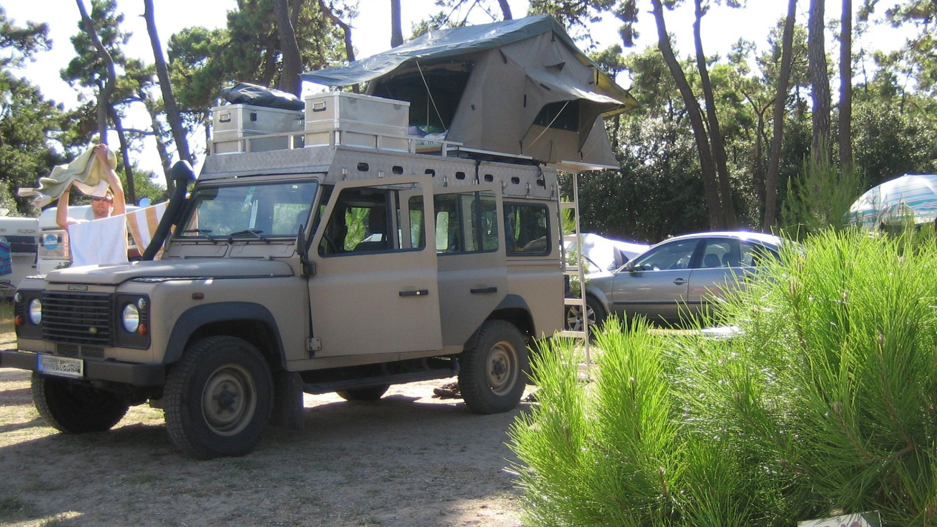 Defender mit Dachzelt