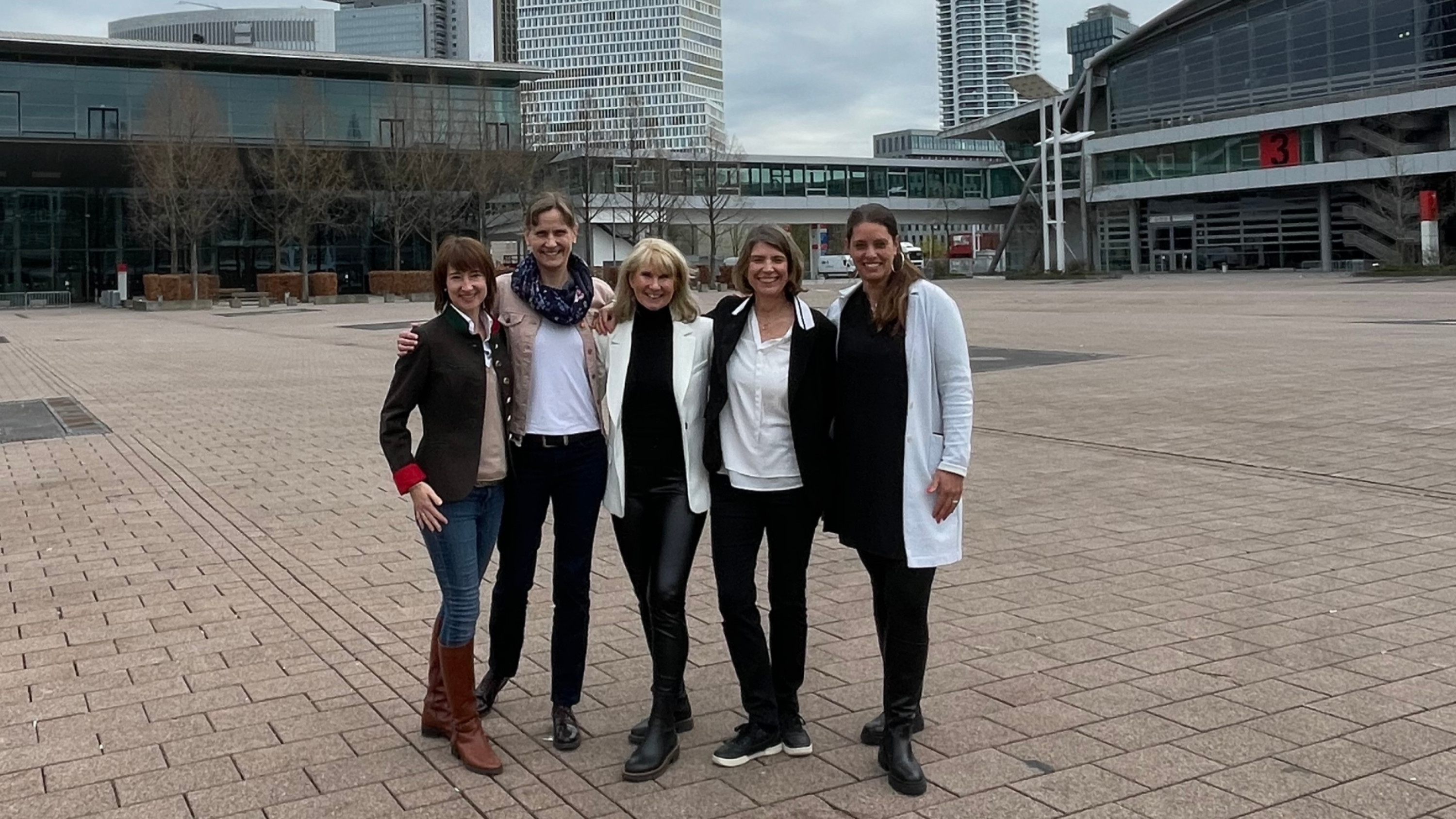 1, 3, 5, from left to right Messe Frankfurt: Christine Grimm, Eva Klinger, Nora Nasse  2, 4, from left to right Frankfurt Convention Bureau: Kirsten Bialonski, Jutta Heinrich