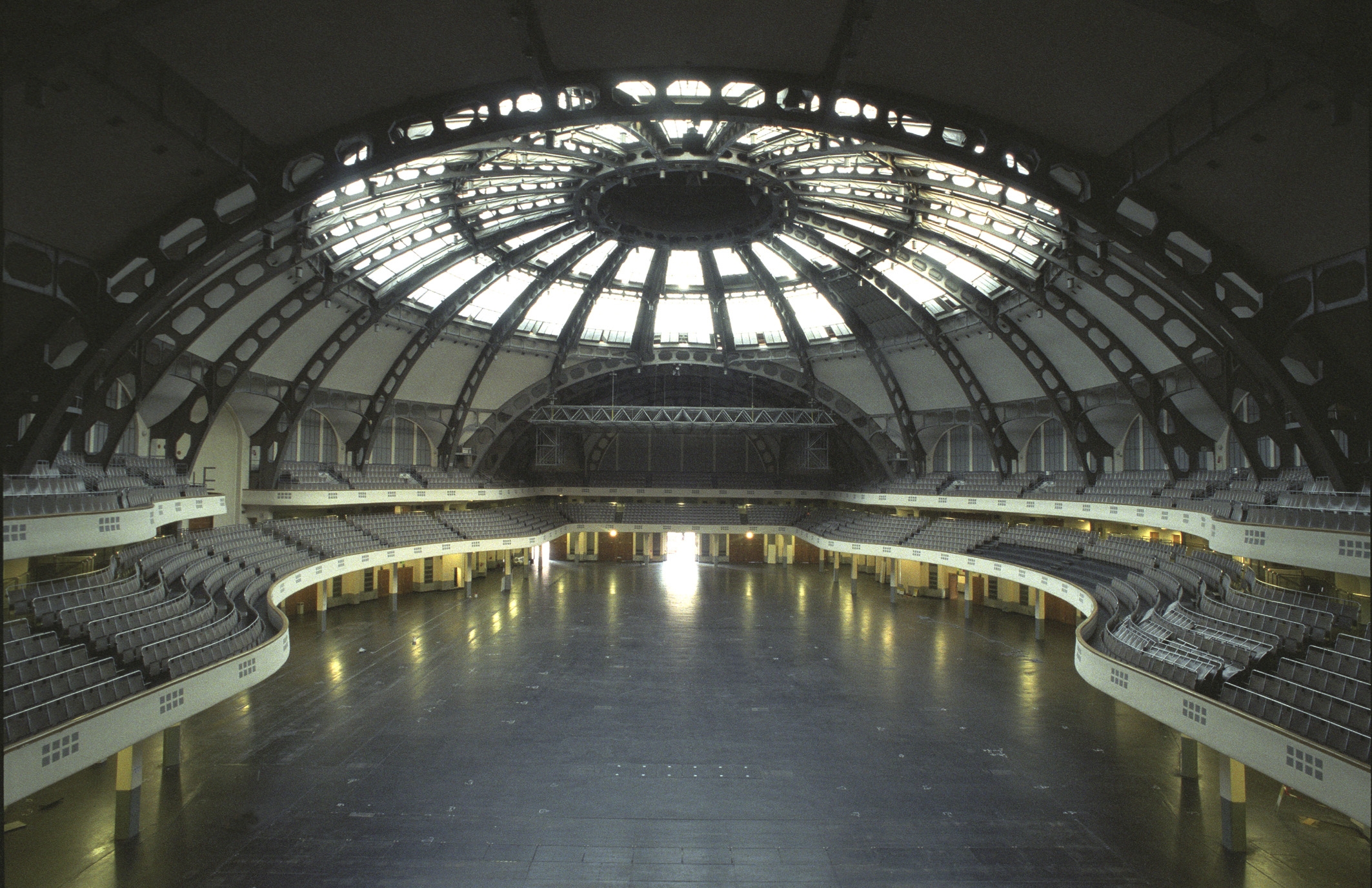 Festhalle - Interior