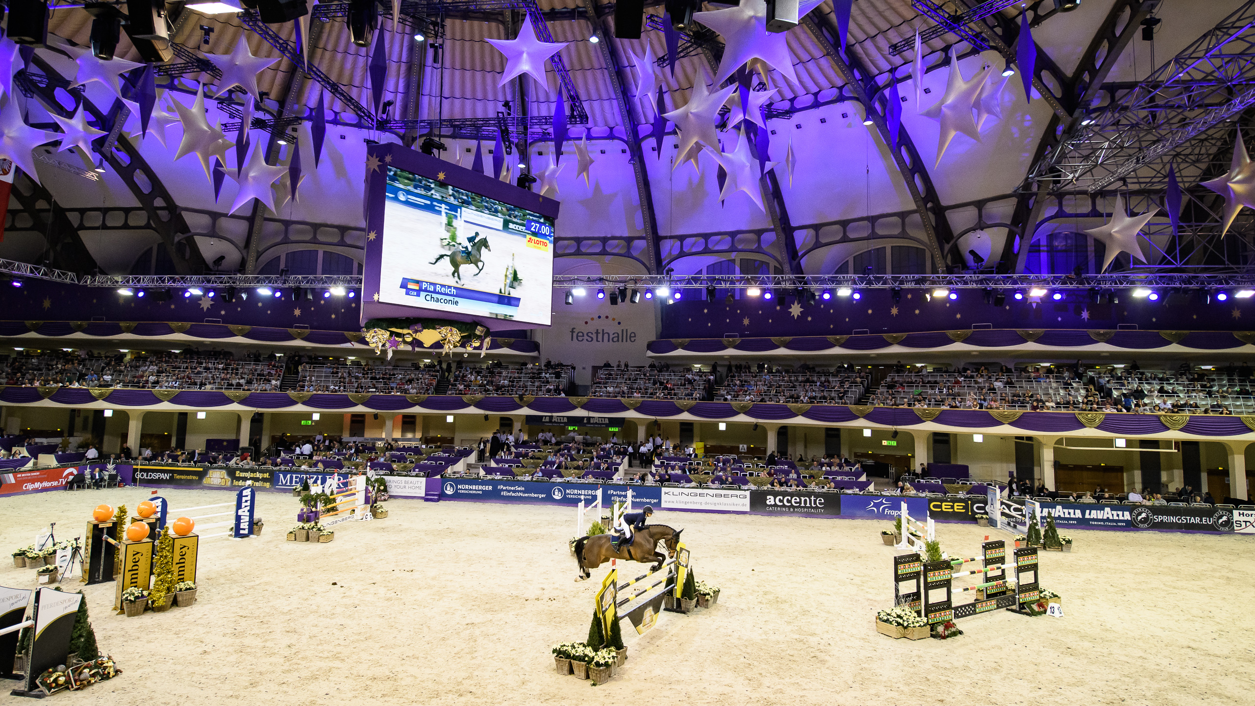 Festhalle Reitturnier/ Horse tournament